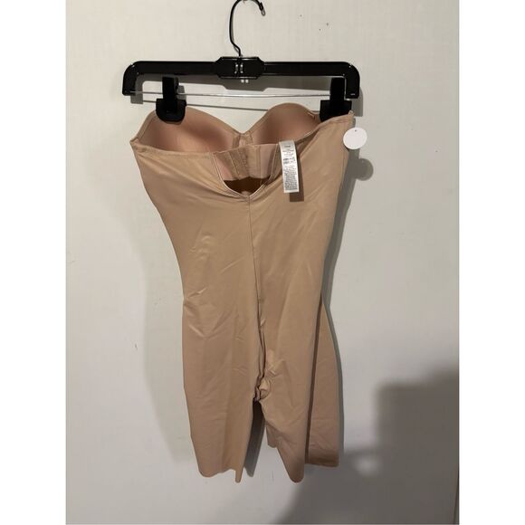 Brand New Assets by Spandex Women's Medium Nude Strapless Shaped Cupped Bodysuit - Picture 6 of 7